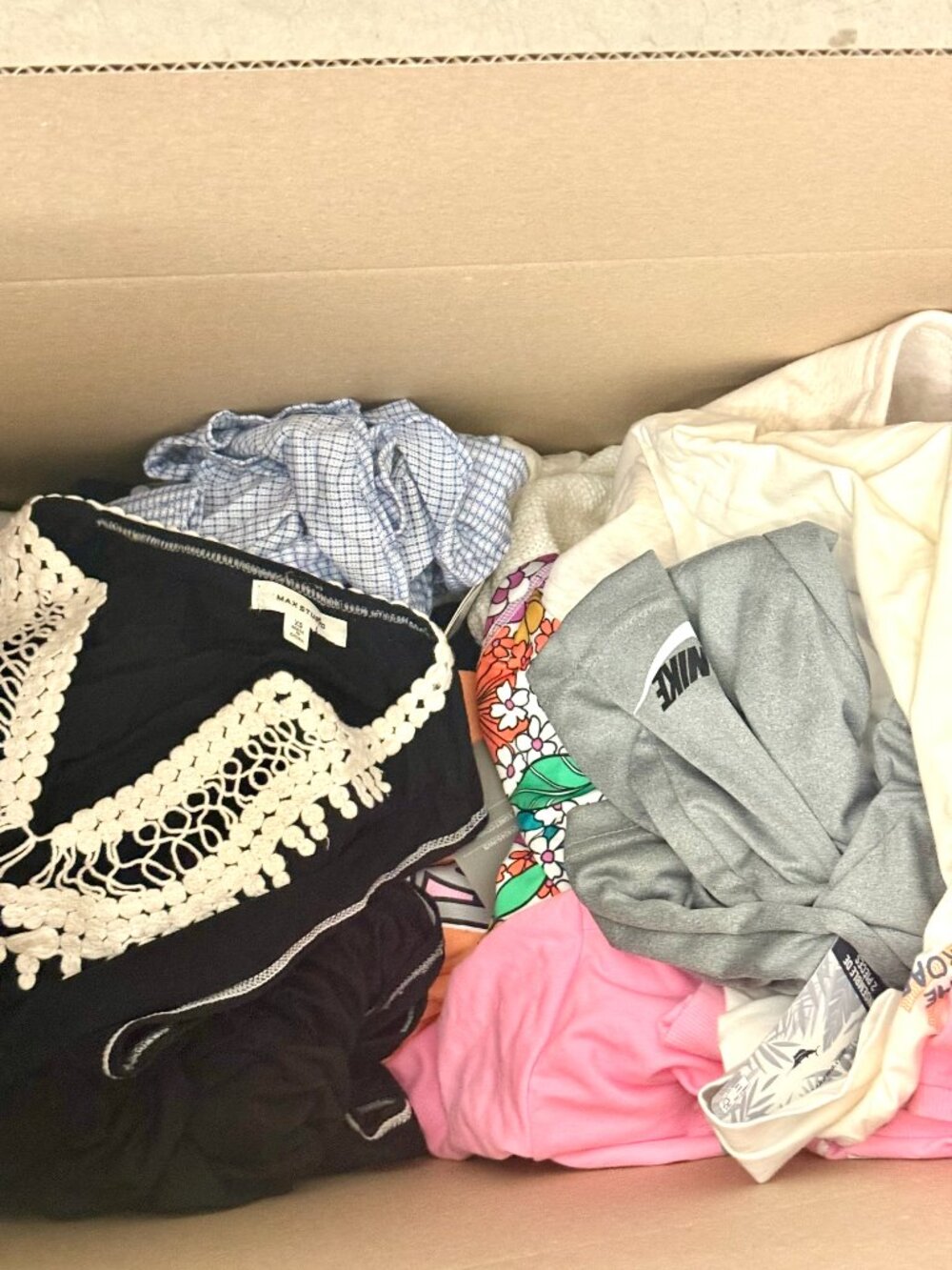 SOLD 120 Piece NEW Clothing Mystery Lot TJ Maxx Liquidation Men's Women's & Kids - Picture 3 of 5